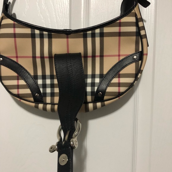 Burberry - Picture 2 of 5